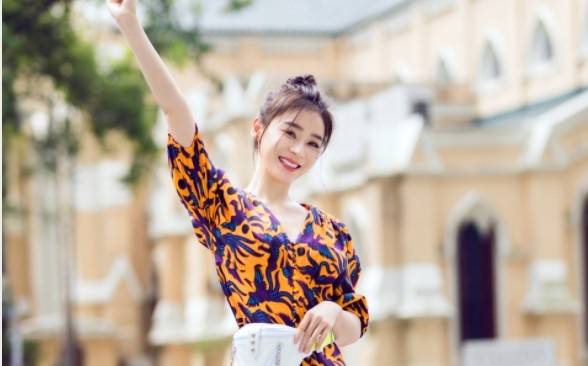 女士11个经典的拍照姿势