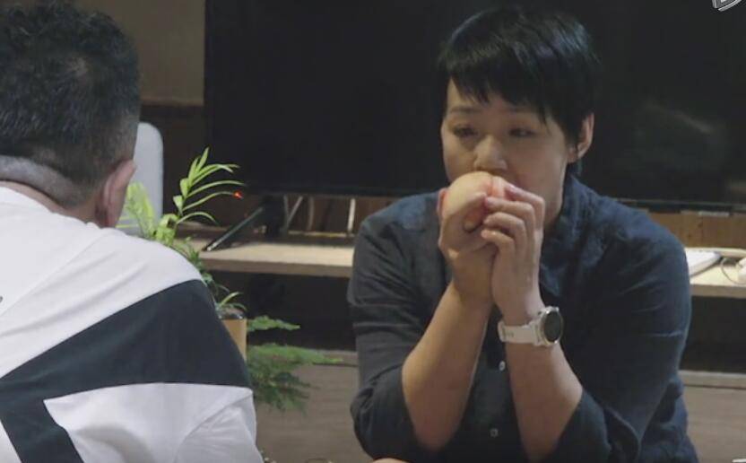于谦携小10岁娇妻秀恩爱被指像父女!苦日子曾靠