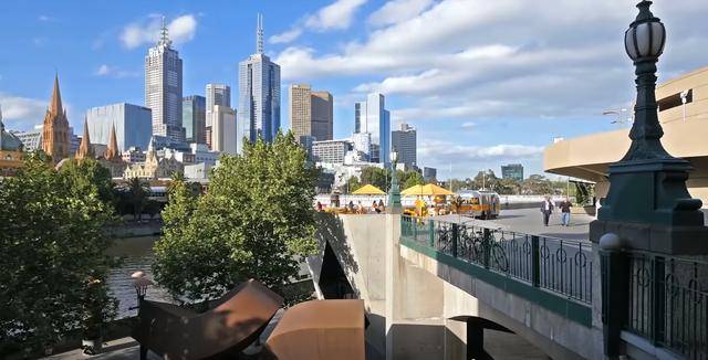 建筑对gdp的贡献_建筑速写(3)