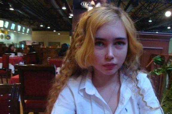 女孩|乌克兰出现“真人版芭比”，本人自称从未整过容