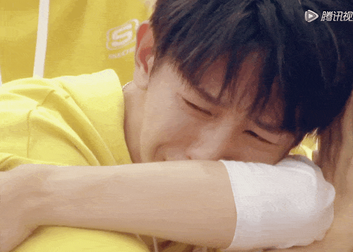 开心一笑:曾经的我被高中学妹拒绝 现在被大学校花看上 看上我的才华