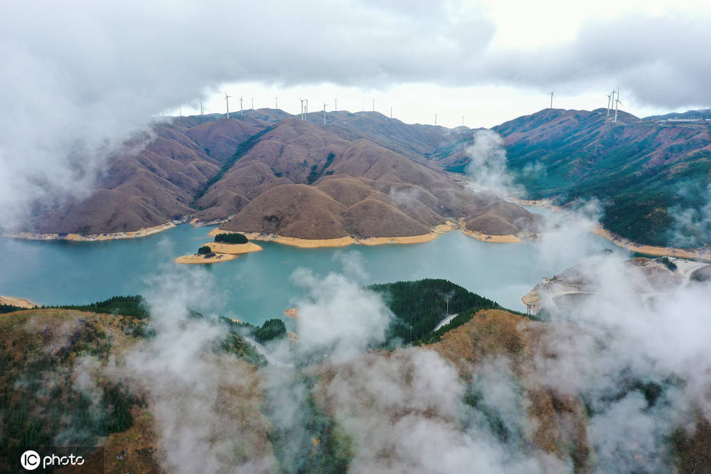 广西全州天湖景区,云雾缭绕宛若仙境