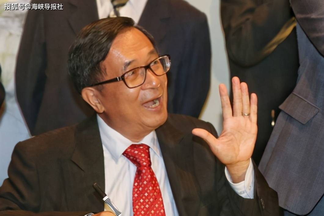 民进党都拿过陈水扁的钱?扁:没拿过的出声一下