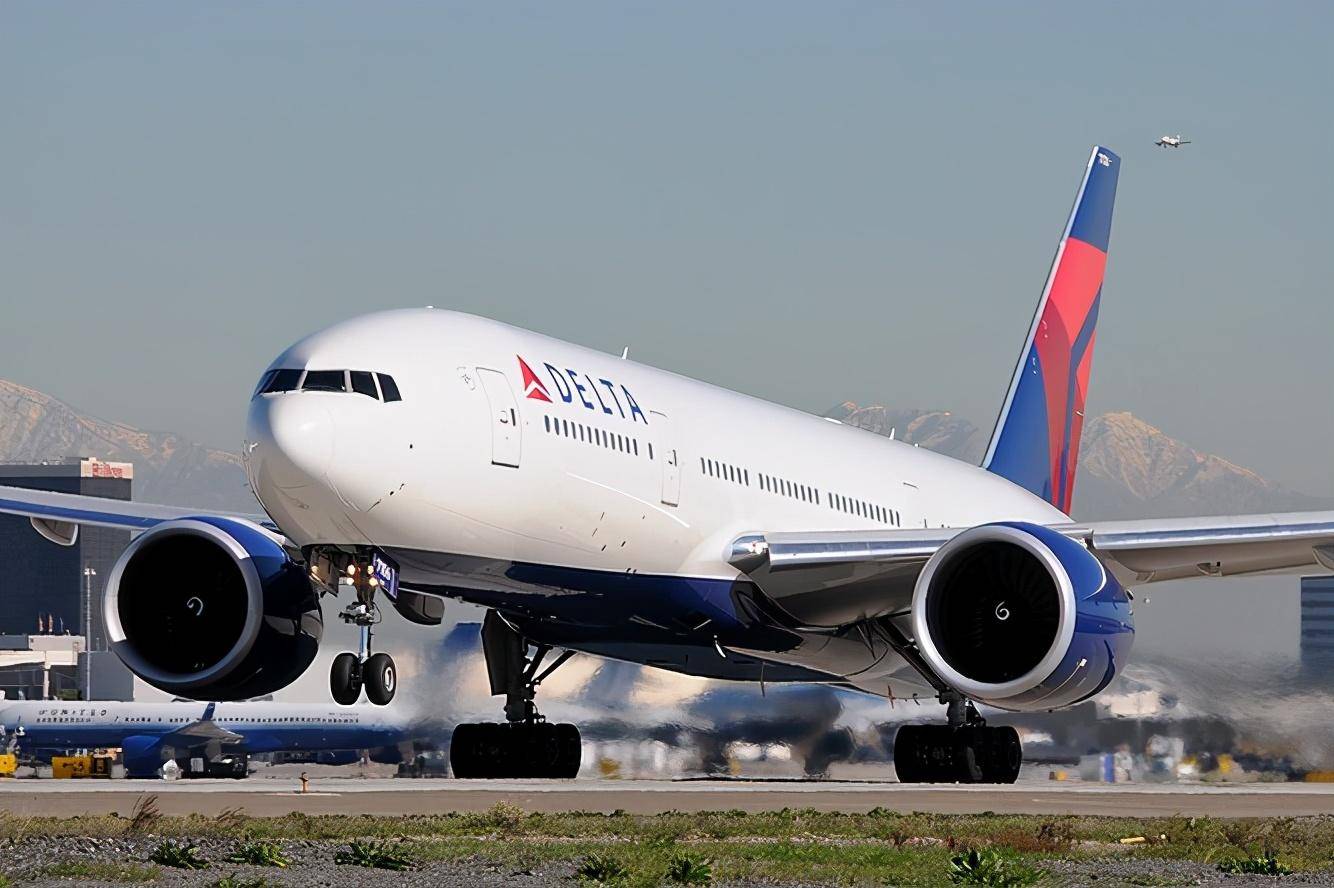 最后一次飞行!达美航空的波音777退役了_飞机