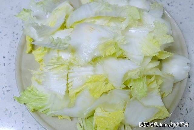 如何切白菜最好看 2bf352e41a3c49ce848bfbc60011b53d.jpeg