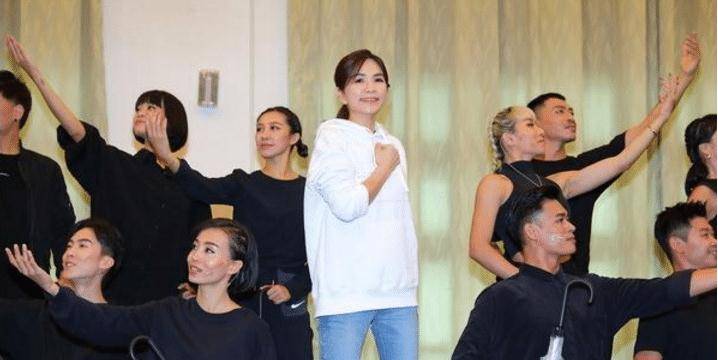 Ella个人首演压力大，彩排哽咽落泪，直言对娱乐