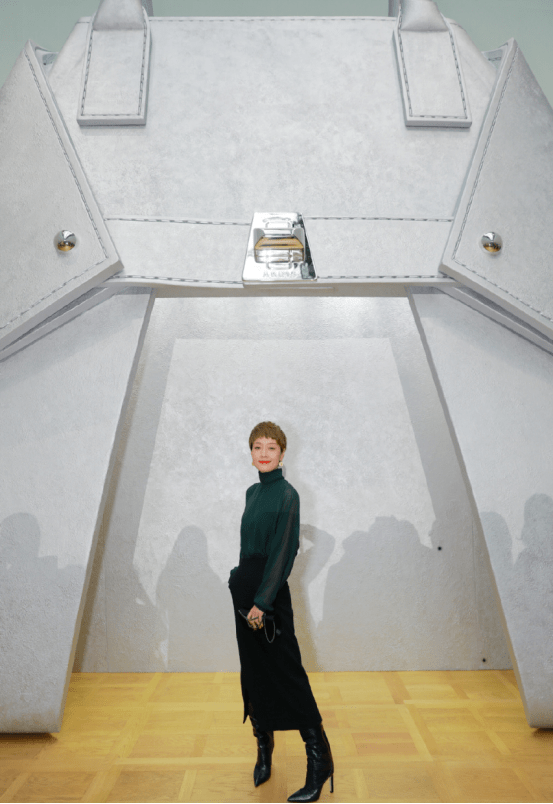 一个靴子一个痒字一只手猜成语_竖下面一个命字猜成语