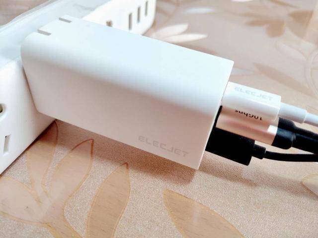 一个顶仨,外出充电好搭配,电友X21氮化镓65W充电器上手体验