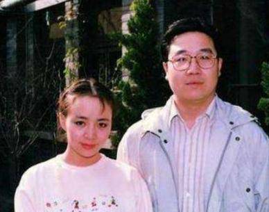 1997年英达如愿摆脱宋丹丹和梁欢结婚却发现自己被骗了