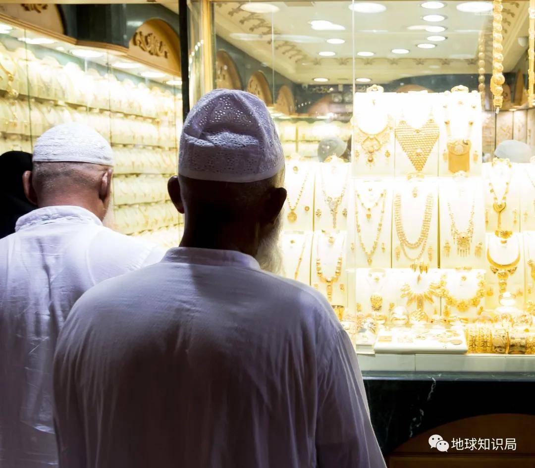 沙特，由奢入俭难 | 地球知识局