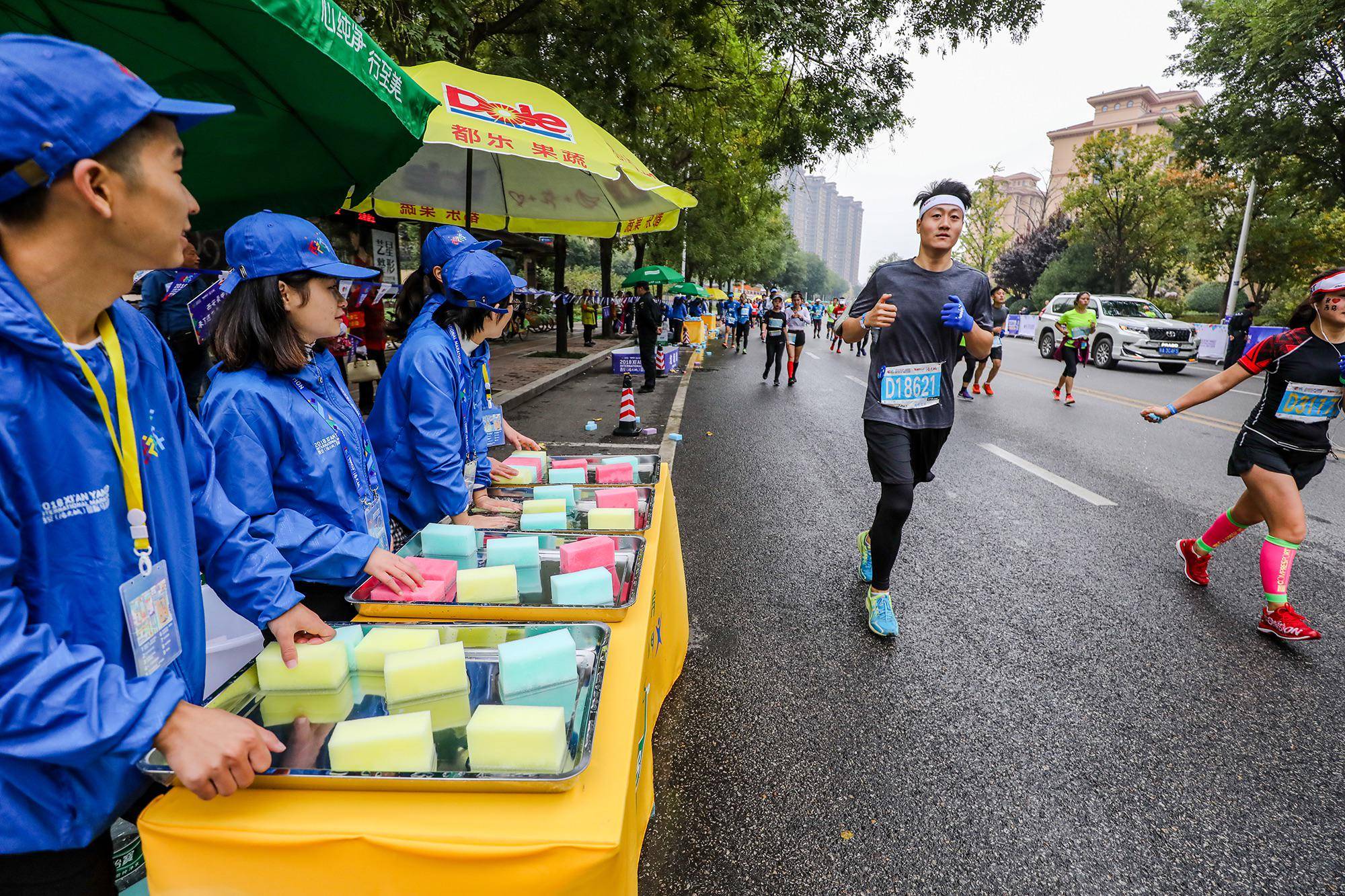 跑者必须要了解的正规马拉松赛事安全保障与补给设置