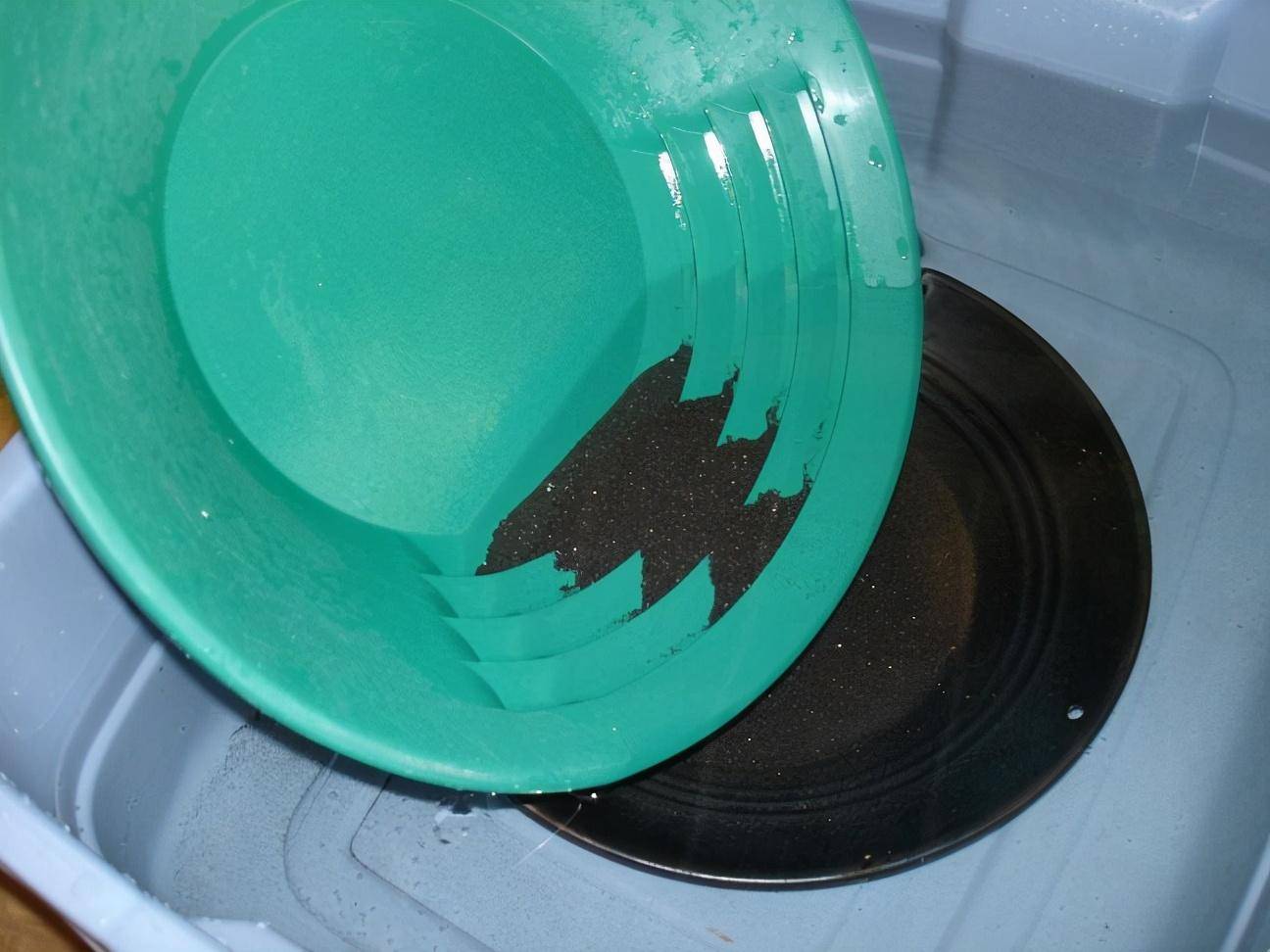 �Խ������һ�۶�λ��ɰλ�ã�������һ��4���Գ��ƽ�