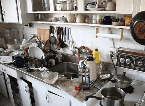 教你4大妙招瞬间清洁解决厨房污渍，家里老人也能简单操作！