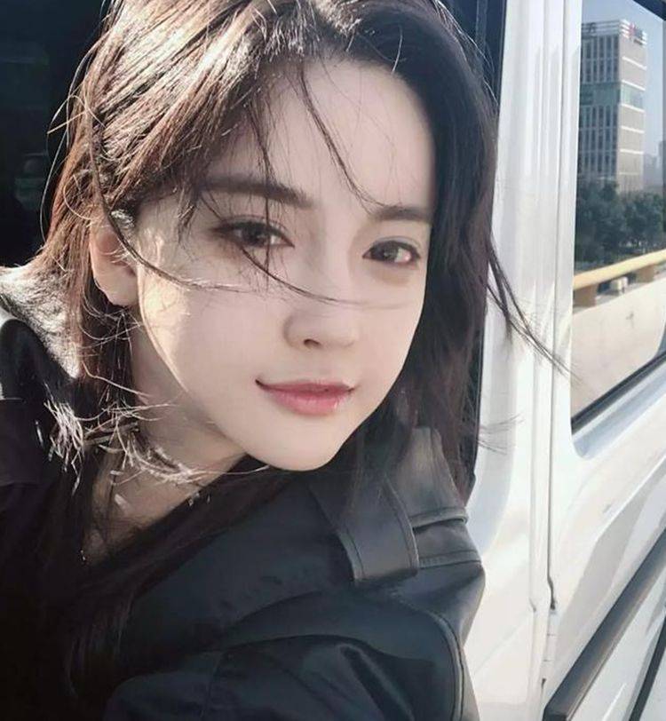 韩国"塑料美人"潘南奎,非有钱人不深交,关掉美颜却像发面馒头