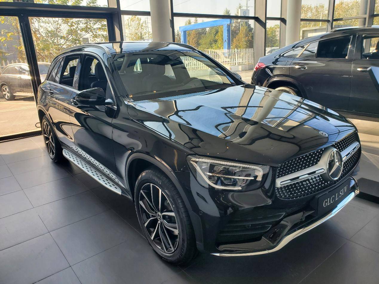 glc450奔驰2021款,2021款奔驰glc260 到店实拍2021款奔驰glc,价格不降反增,能否逆袭奥迪q5