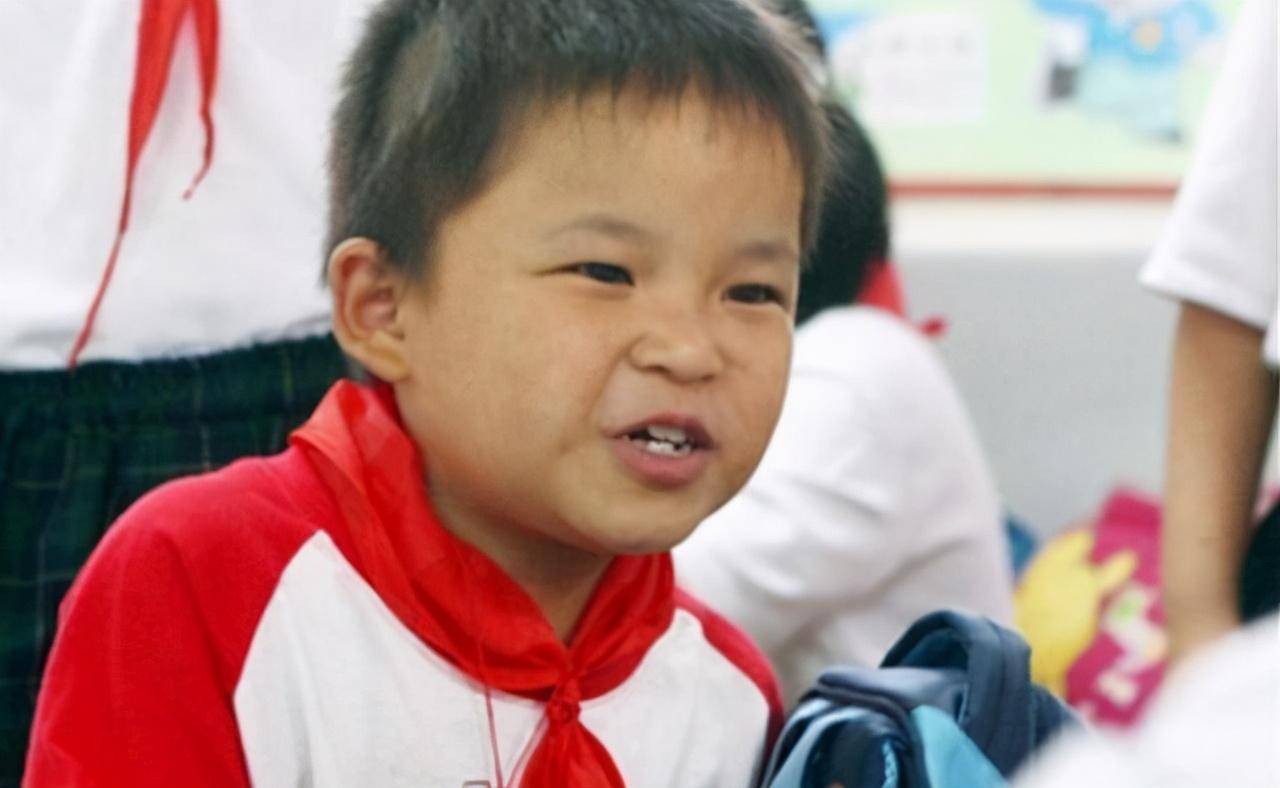 回顾汶川地震小英雄林浩：9岁身躯背出两名同学，现在怎么样了？