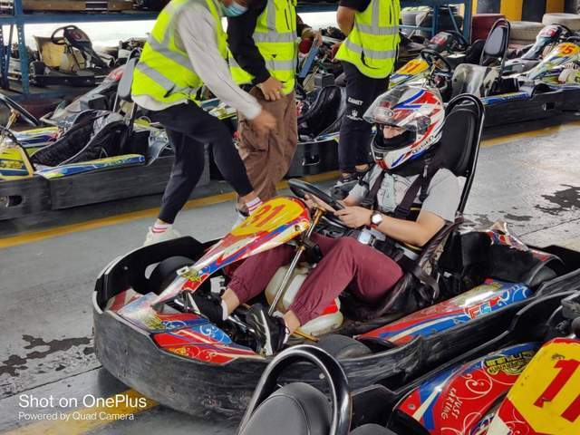 线下体验会:一加8T不将就的万圣节速跑体验