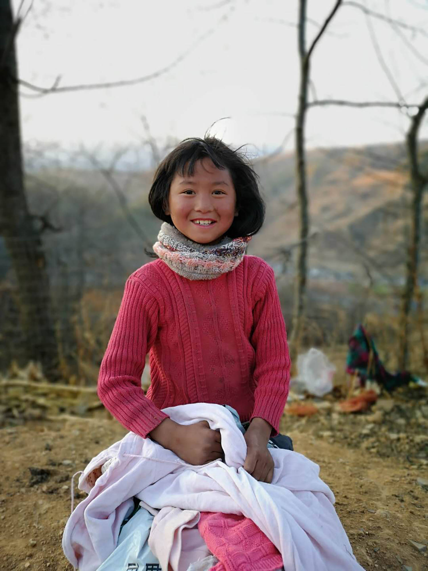 贫困山区孩子照片,山区儿童贫困生活照片-胡秋根