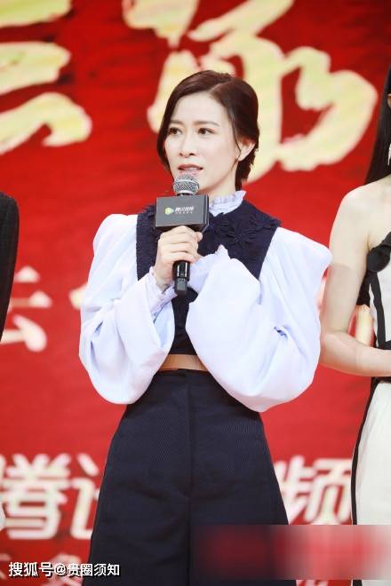 唐嫣与大8岁的佘诗曼同台被碾压,瘦得只剩骨架