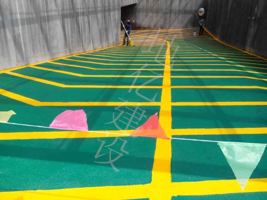停车场斜坡用环氧防滑地坪的施工方法
