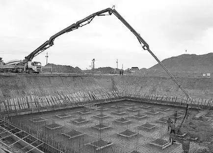 一栋33层住宅从基坑开挖到竣工的整个流程