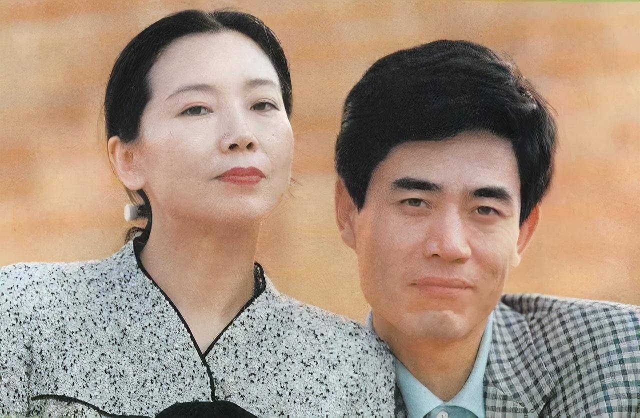 陈宝国结婚40年0绯闻,曾当所有人面大胆示爱发妻,这才是好男人