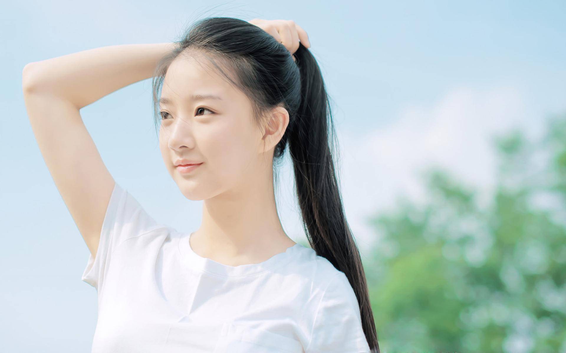 女孩子"初潮"的时间有讲究,晚于这个年龄,以后多半是大长腿