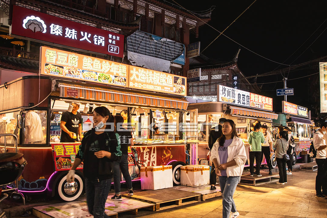 夜光餐车点亮小上海夜市周浦步行街升级绽放新活力