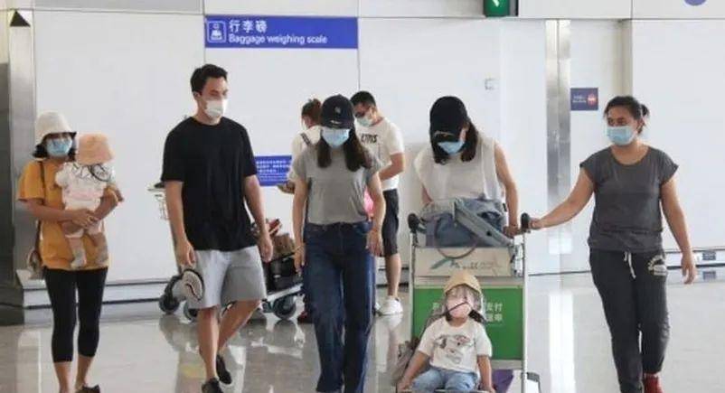 原创何猷启追齐娇,是因为当时何猷启听信了误传,齐娇的背景并不强大