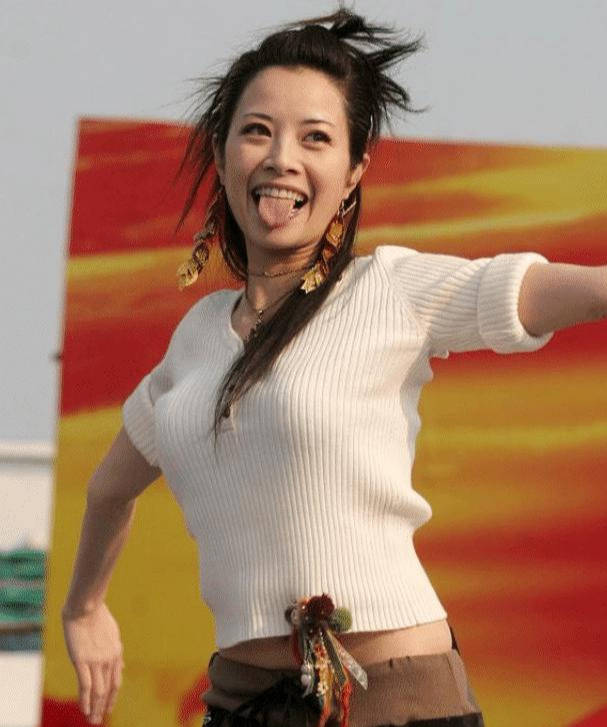 曾火遍亚洲的"全民天后",如今只能在18线县城商演,背后太多原因