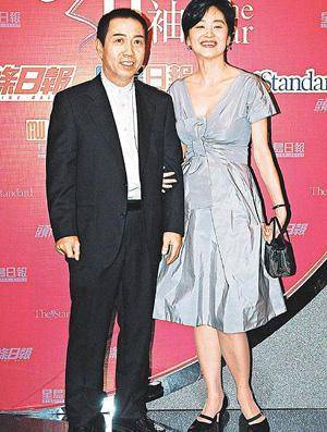 邢李原|服装工厂老板花巨资娶女明星，得了个免费代言人，靠此赚回数百亿