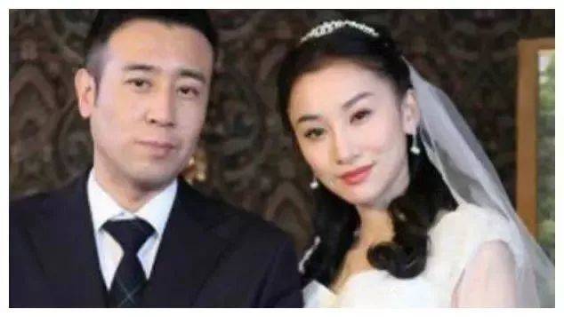 原创于和伟与老婆宋林静近照,两人结婚28年零绯闻,家庭幸福