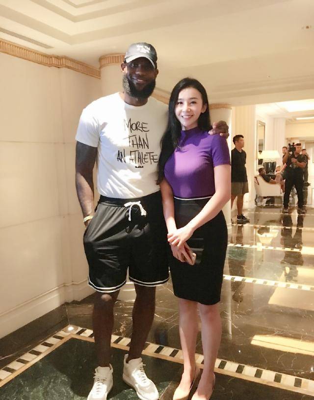 在调侃林书豪这件事发生之前,张曼源一直都被认为是nba最美女主播之