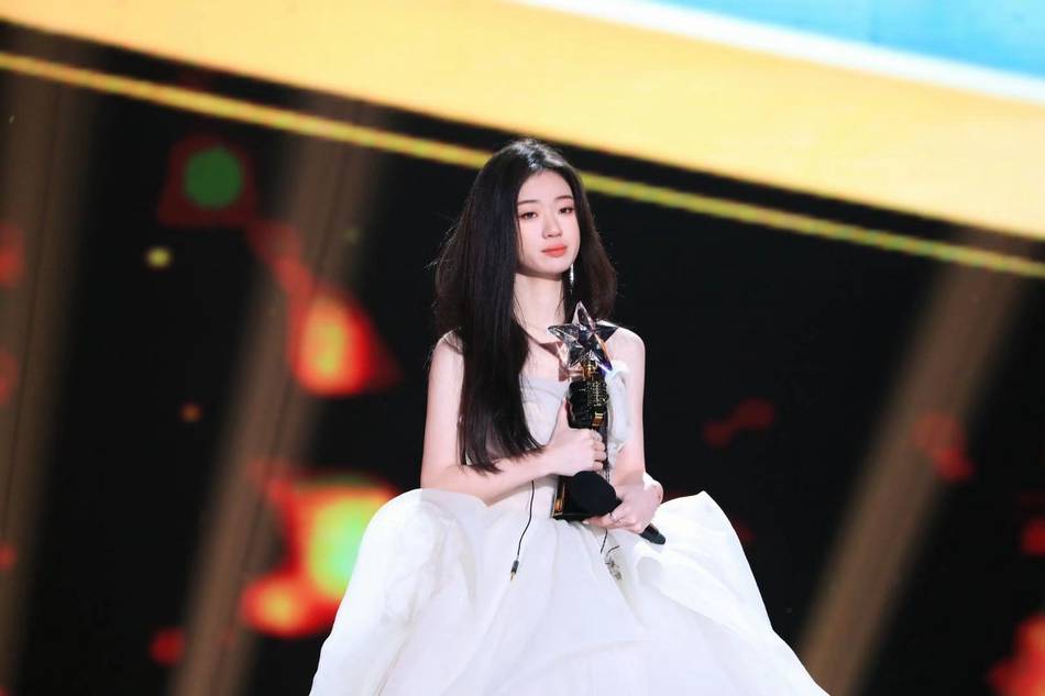 张碧晨中国好声音2014年 d4179821952e43fe949190ee69fce720.jpeg
