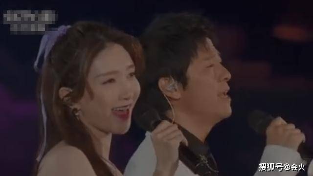 52岁解晓东罕露面,帅气不减却被指气质变太多