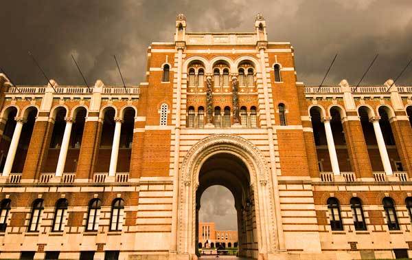 美国鞋品牌排行榜_美国排名上升最快的大学,为同鞋整理全套真实的建议