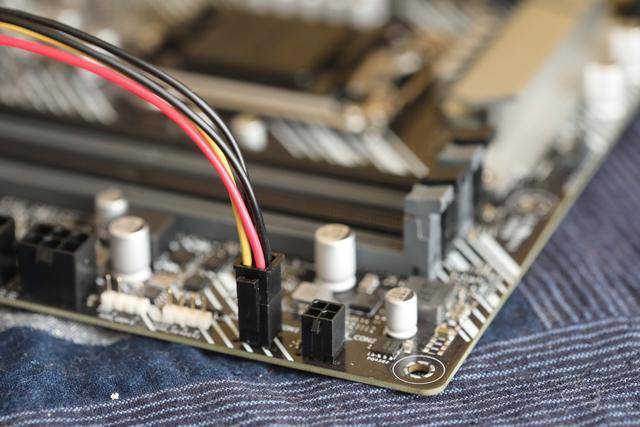 英特尔ATX12VO实物图分析,台式电脑电源的未来