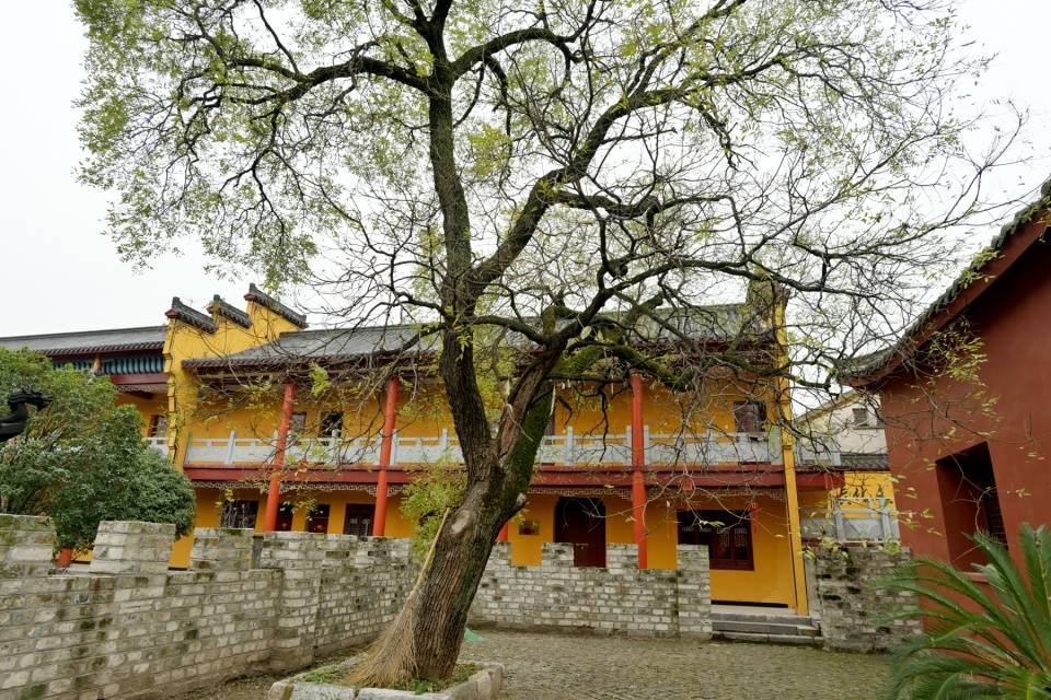 凤阳有座龙兴寺原来朱元璋在这里出家留下三铜你知道吗