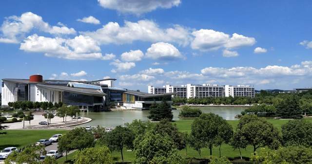 2020内大学排名_2020年国内特色大学排行:北京协和荣登榜首,首医大仅排第