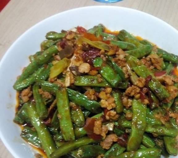 四季豆炒肉怎么炒软 d909d8873a8d4f4b9eab9f96565bf6c4.jpeg