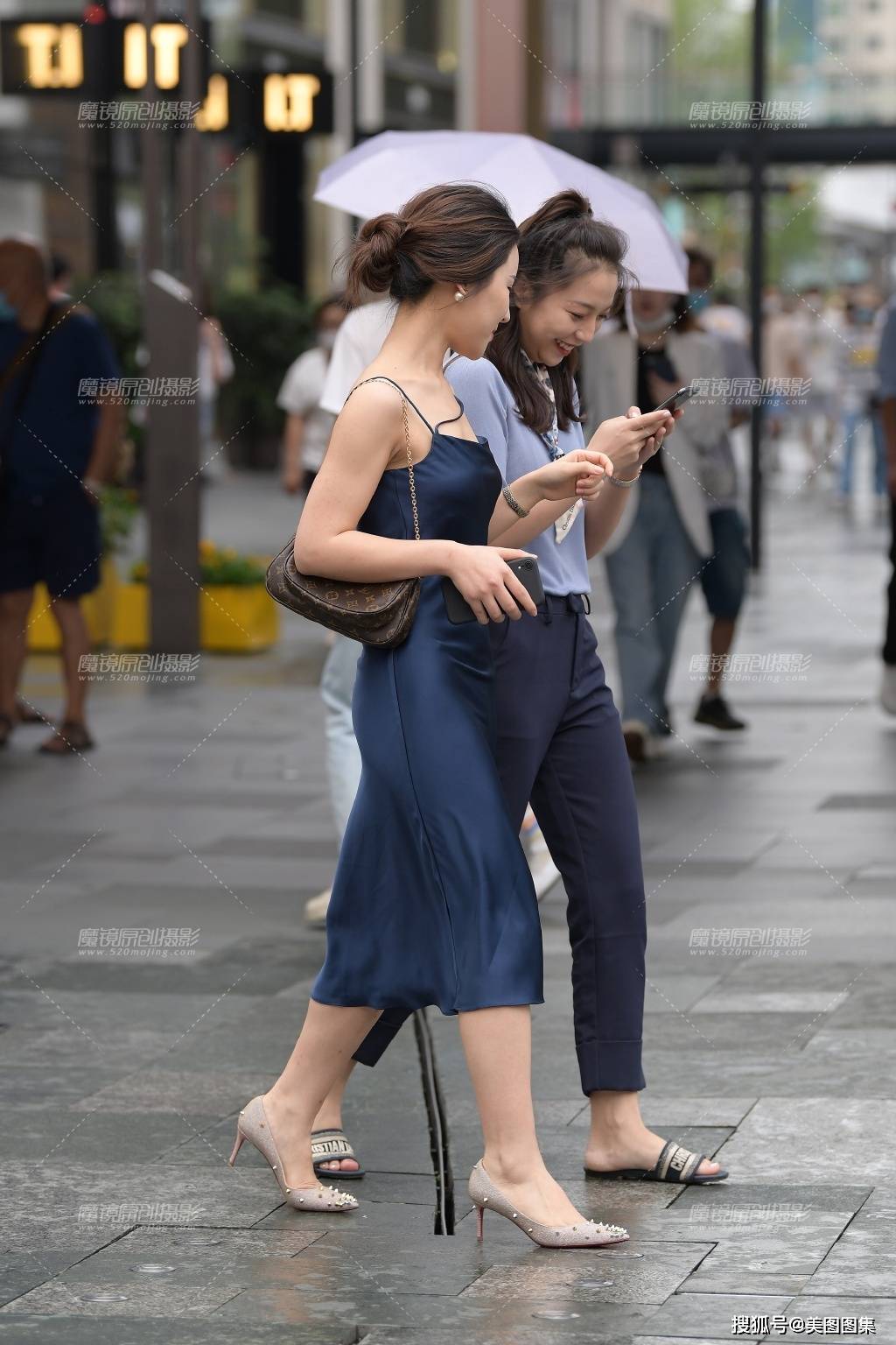 格子吊带裙太露怎么配内搭_黑色吊带裙配内搭图片(3)