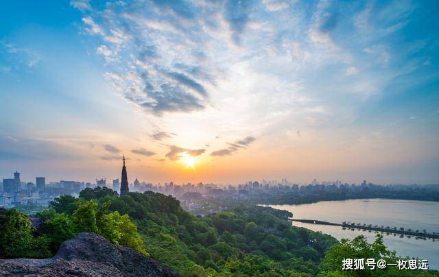 杭州近五年gdp_杭州西湖图片(3)