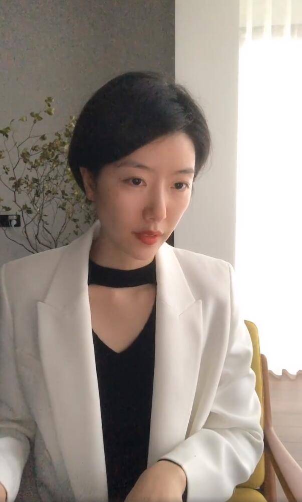 李亚鹏表白小19后女友后,前任放声高歌心情好