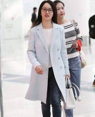 女生穿衣搭配颜色推荐 efbb0313b72b47c4a008a89c8ef9b63a.jpeg