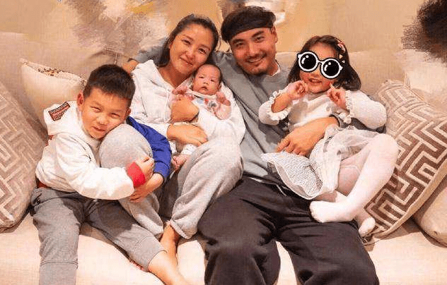 何潔與前夫雙雙出軌，嫁給不如前夫離婚的刁磊，五年生三胎後直呼養不起 娛樂八卦吃瓜 第9张