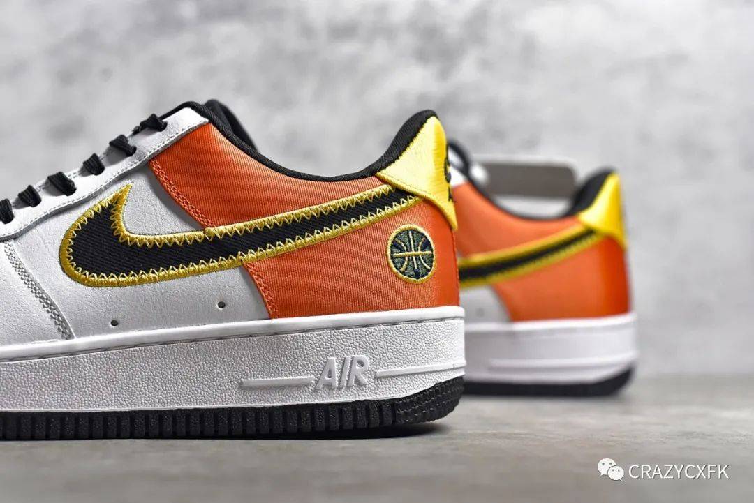 耐克nike air force 1 raygun 空军一号外星人刺绣图腾板鞋 cu8070