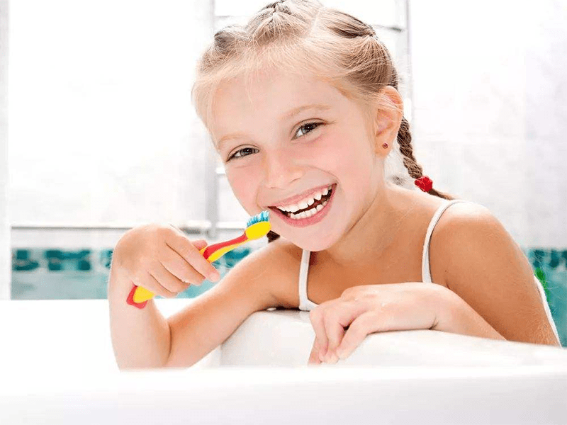 孩子|看到快长出的牙齿是歪的，该怎么办？孩子换牙齿了