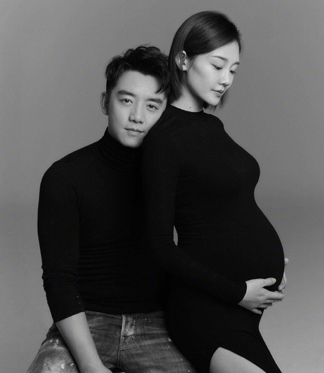 郑恺晒苗苗孕妇照,却被八块腹肌抢镜?