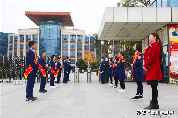 2020年绵阳市青少年游泳锦标赛在绵阳富乐国际学校圆满举行