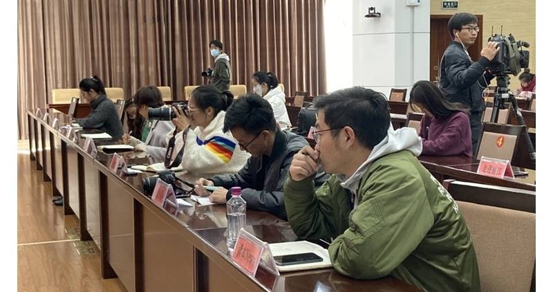 固定资产投资高于经济总量_固定资产投资备案证(3)